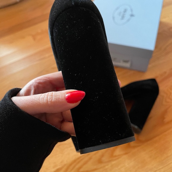 Prada velvet platform pumps - Picture 9 of 11